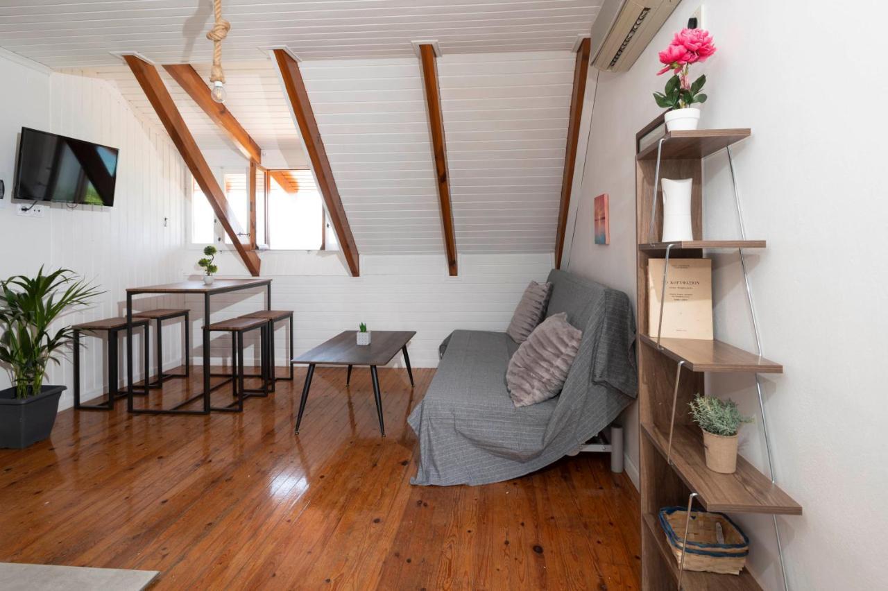 Giorgos House Attic Apartamento Gialova Exterior foto
